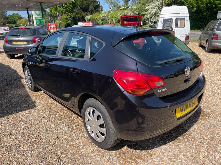 Vauxhall Astra - 1.6 16v Exclusiv Euro 5 5dr - LONG MOT/AIR CON/PRICE REDUCED - Image 7