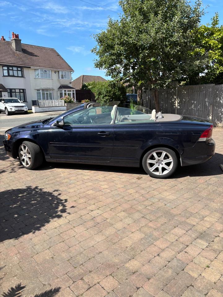 Volvo C70 - 2.4i SE 2dr - Well maitained. Low mileage. - Image 5