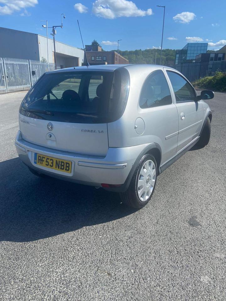 Vauxhall Corsa - 1.4i 16v Design 3dr (a/c) - Automatic 89K Mileage 2 keys - Image 3