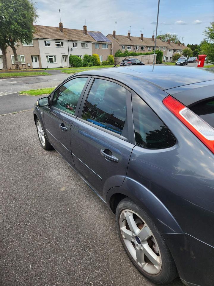 Ford Focus - 2.0 TDCi DPF Titanium 5dr - Image 4
