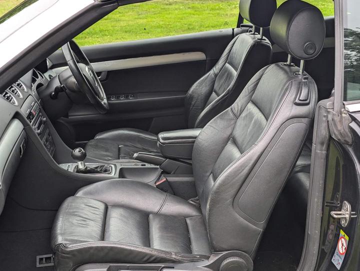 Audi A4 Cabriolet - 2.0 TDI S line 2dr - Image 17