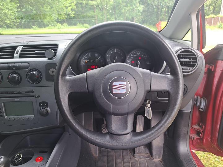 SEAT Leon - 1.6 8V Reference Euro 4 5dr - FULL SERVICE HISTORY,3 OWNER - Image 20