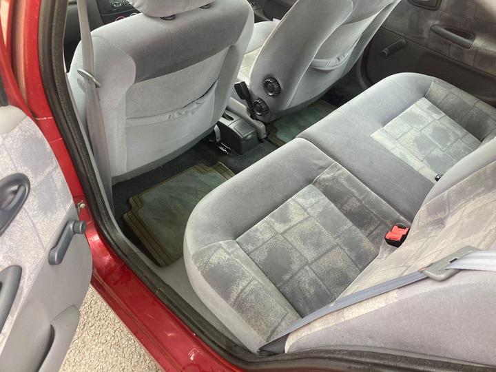 Renault Megane - 1.6 16v Alize 5dr - ulez 50k genuine year mot - Image 9