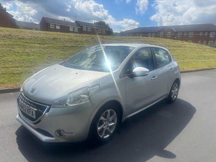 Cheap Peugeot 208 - 1.4 VTi Active Euro 5 5dr - GREAT 1st CAR WITH FSH for sale in Leeds, West Yorkshire