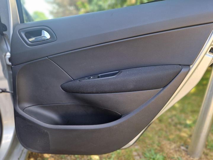 Peugeot 308 - 1.6 VTi S 5dr - New in stock and ready to go - Image 34