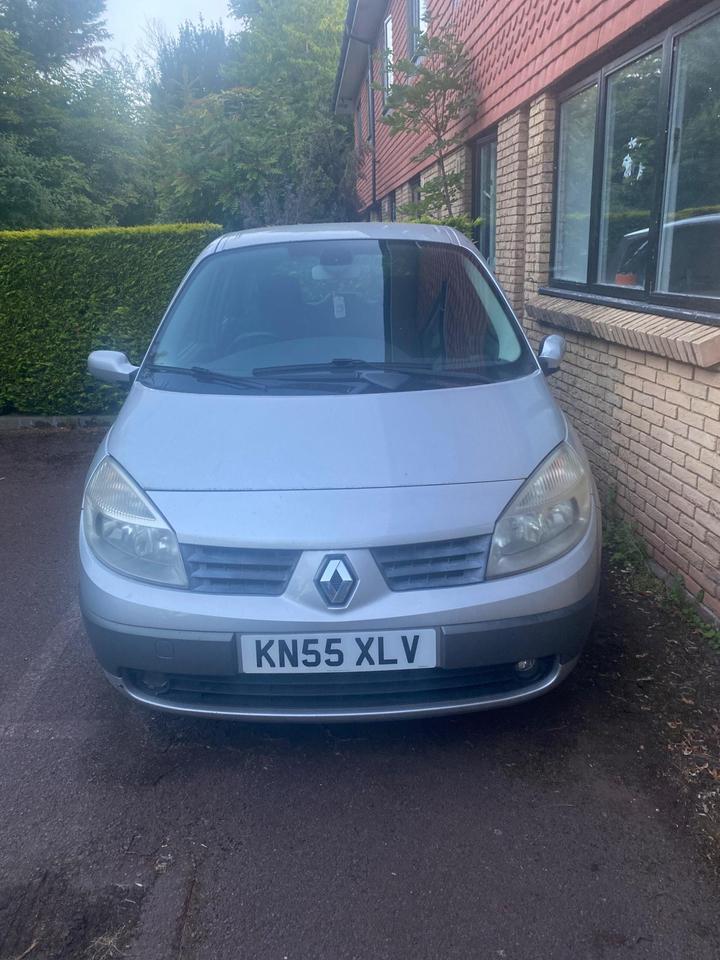 Renault Scenic - 2.0 VVT Dynamique 5dr - less than 1000 miles since mot - Image 8