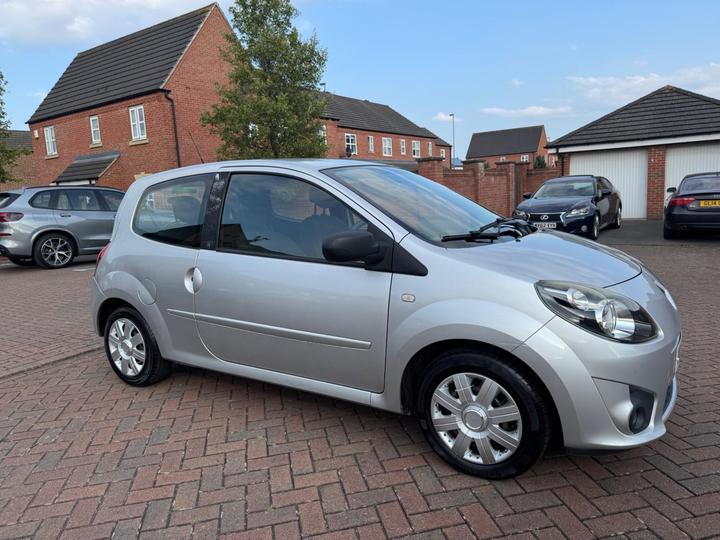 Cheap Renault Twingo - 1.2 Extreme Euro 4 3dr - ** Low Mileage Stunner ! ** for sale in Burton upon Trent, Staffordshire