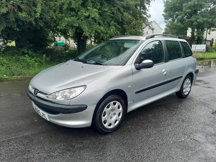 Cheap Peugeot 206 SW - 1.4 HDi S 5dr (a/c) - bodywork is exeptional,,, for sale in Tavistock, Devon
