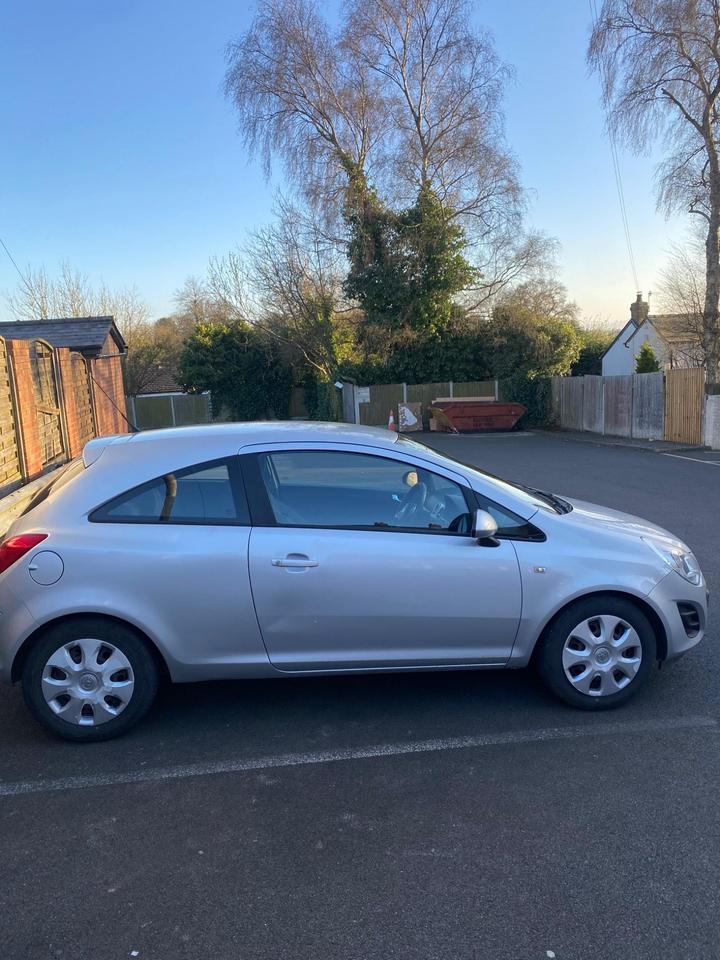 Vauxhall Corsa - 1.2 16V Exclusiv Euro 5 3dr (A/C) - Image 3