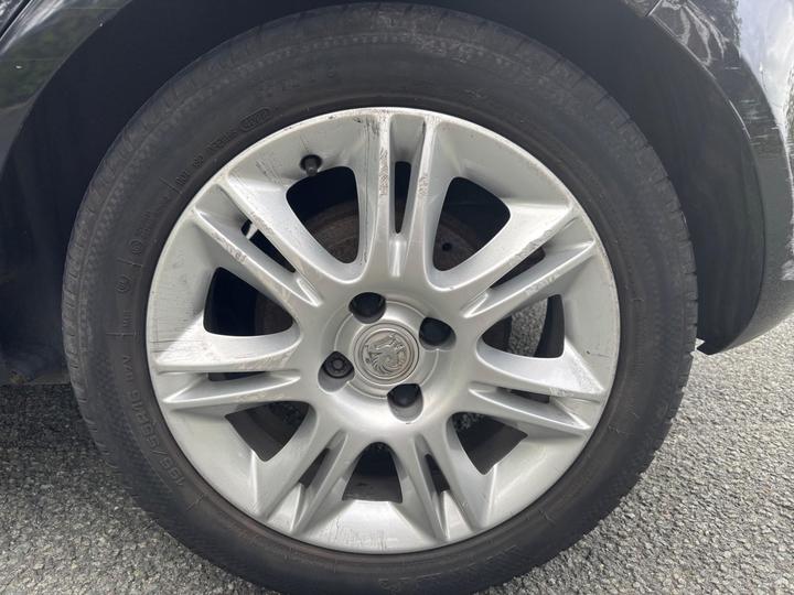 Vauxhall Corsa - 1.3 CDTi 16v Design 5dr (a/c) - LONG MOT LOW TAX BAND GOOD MPG - Image 40
