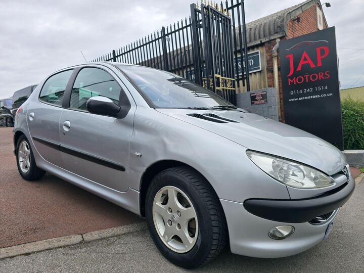 Cheap Peugeot 206 - 1.6 5dr (a/c) - PART SRVICE HISTORY 2 KEYS for sale in Sheffield, South Yorkshire
