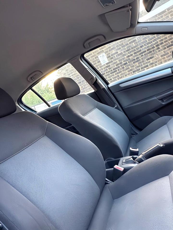 Vauxhall Astra - 1.6i 16v Active 5dr - immaculate car - Image 22
