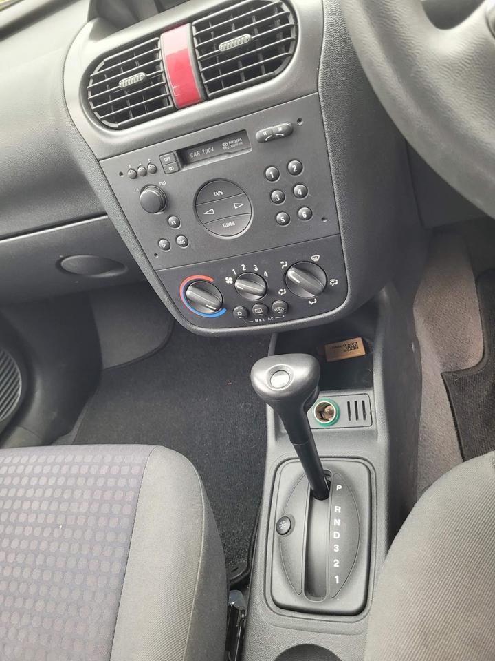 Vauxhall Corsa - 1.4i 16v Comfort 5dr - Automatic, failed MOT - see pi - Image 15