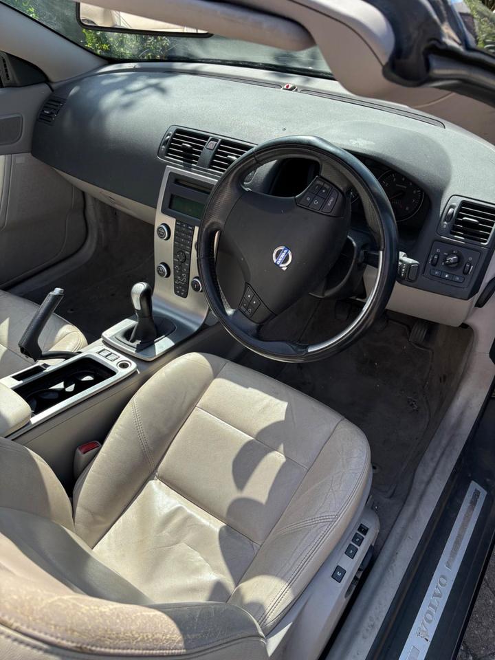 Volvo C70 - 2.4i SE 2dr - Well maitained. Low mileage. - Image 10
