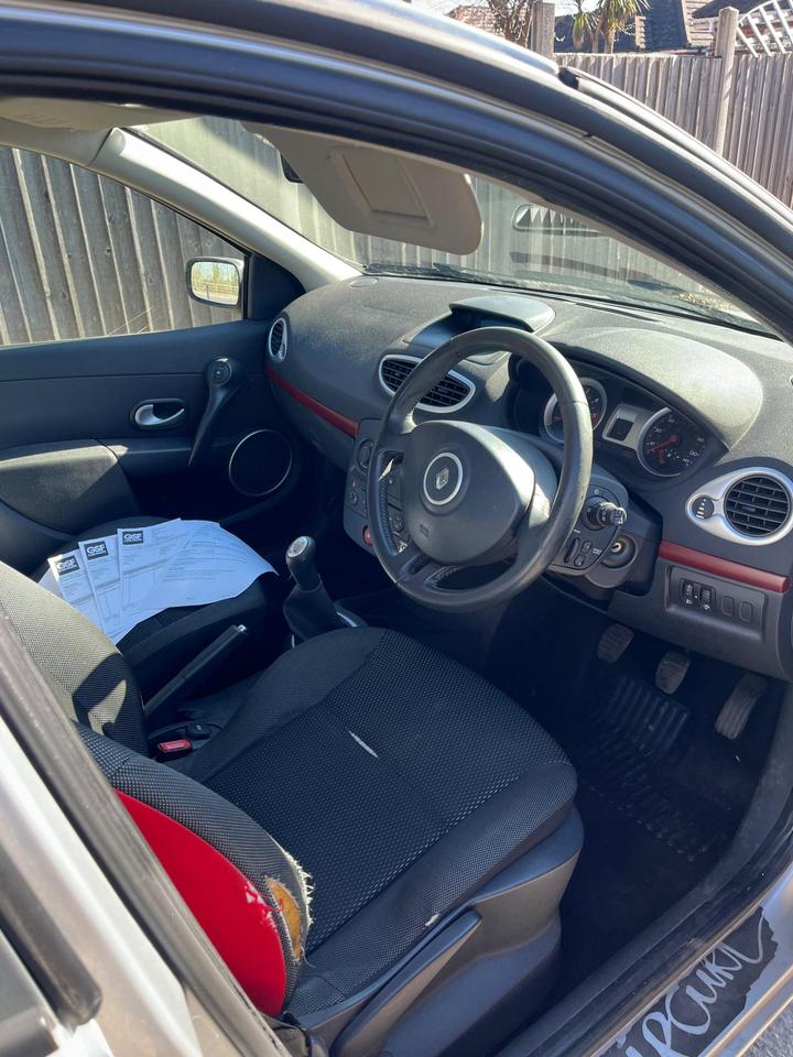 Renault Clio - 1.5 dCi Rip Curl 3dr - 35 TAX, PART EX TO CLEAR - Image 15