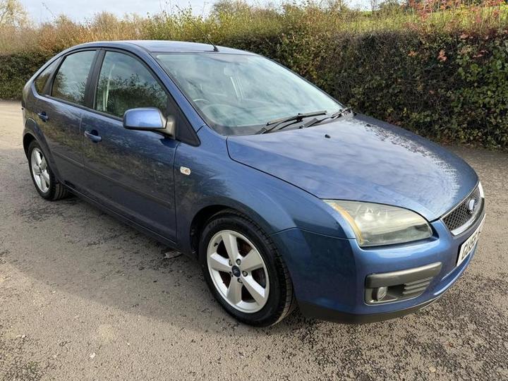 Cheap Ford Focus - 1.6 Zetec Climate 5dr - BRAND NEW MOT - JUST SERVICED for sale in Caterham, Surrey