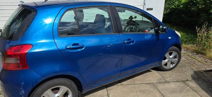 Toyota Yaris - 1.3 VVT-i T Spirit 5dr - Image 5