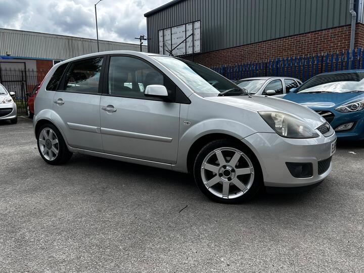 Ford Fiesta - 1.25 Zetec Blue Edition 5dr - Full MOT|FSH|First Car - Image 2