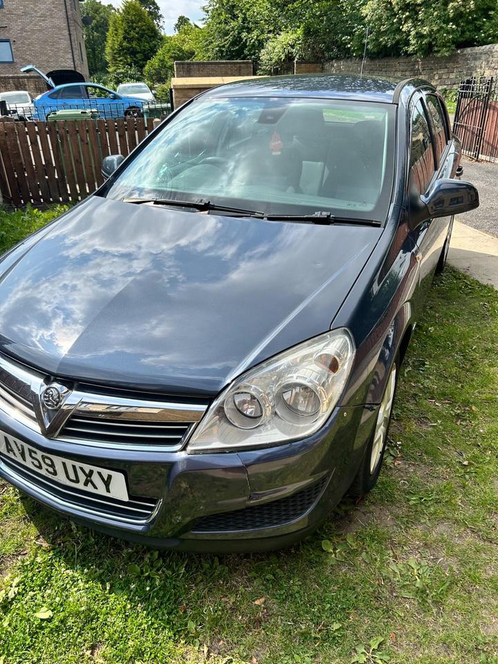 Cheap Vauxhall Astra - 1.4i 16v Active 5dr for sale in Dewsbury, West Yorkshire