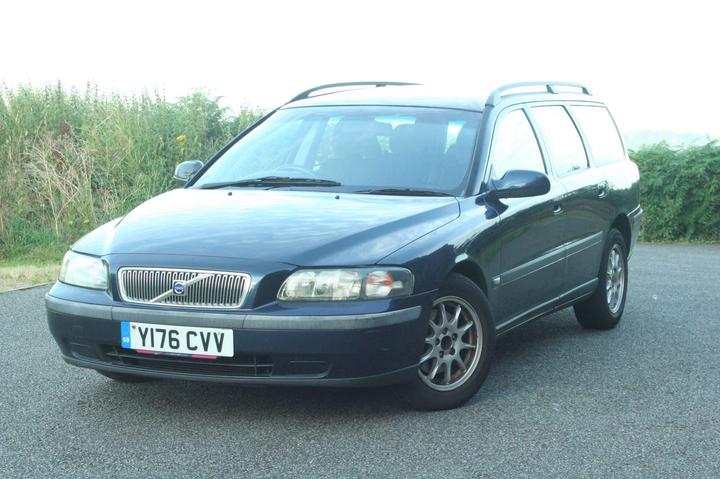 Cheap Volvo V70 - 2.4 5dr for sale in Runcorn, Cheshire