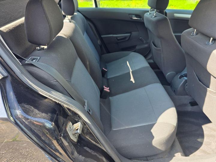 Vauxhall Astra - 1.4i 16v Active 5dr - FUL SERVICE HIST+NEW MOT+CHEAP - Image 35