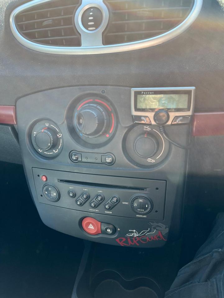 Renault Clio - 1.5 dCi Rip Curl 3dr - 35 TAX, PART EX TO CLEAR - Image 19