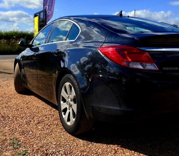 Vauxhall Insignia - 2.0 CDTi ecoFLEX SRi Nav Euro 5 (s/s) 5dr - delivery - warranty - Image 4