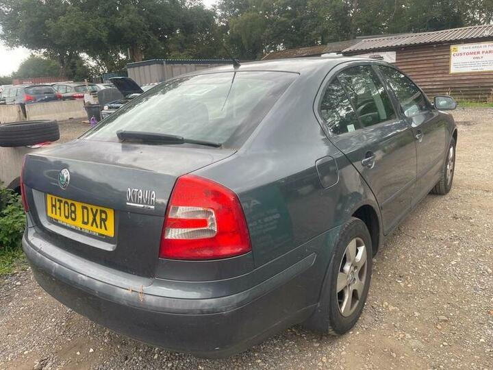 Skoda Octavia - 1.6 FSI Ambiente Euro 4 5dr - Image 36