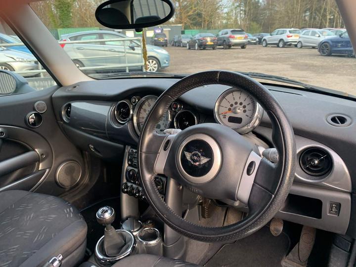 MINI Hatch - 1.6 One Euro 4 3dr - Ulez complaint,Service history - Image 9