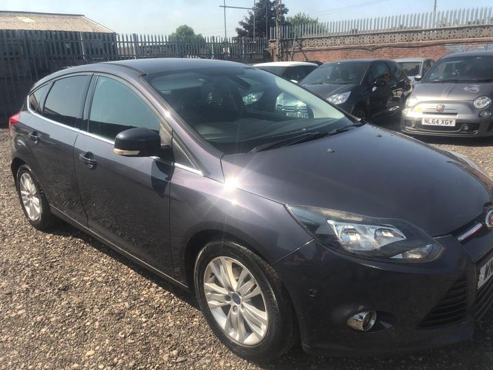 Cheap Ford Focus - 1.6 TDCi Titanium Navigator Euro 5 (s/s) 5dr - 12 months mot service history for sale in Wigan, Greater Manchester