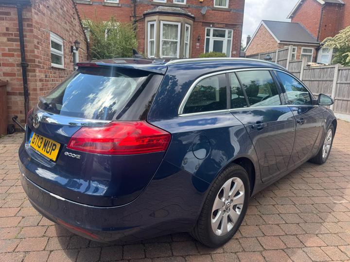 Vauxhall Insignia - 2.0 CDTi ecoFLEX Tech Line Sports Tourer Euro 5 (s/s) 5dr - Image 6