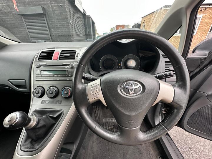 Toyota Auris - 1.6 VVT-i T3 5dr - HPI | FSH | Long MOT | Tow Bar - Image 11