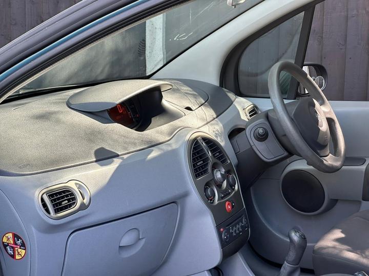 Renault Modus - 1.2 TCe 16v Expression 5dr - ULEZ-PANORAMIC ROOF-BUYNOW - Image 16