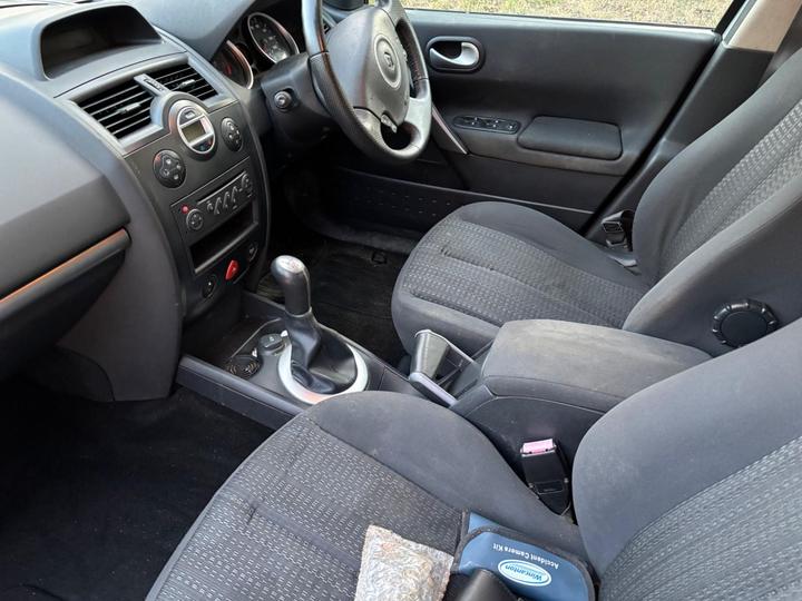 Renault Megane - 1.5 dCi Tech Run 5dr - Image 9
