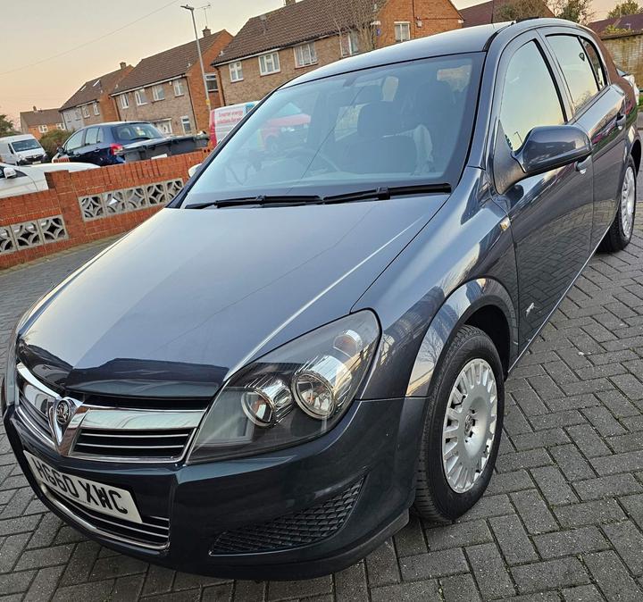 Cheap Vauxhall Astra - 1.7 CDTi ecoFLEX Life 5dr (a/c) for sale in Aylesbury, Buckinghamshire