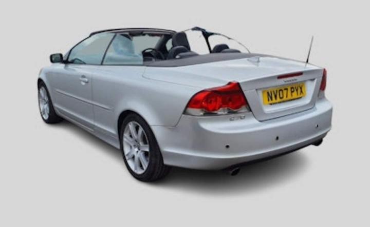 Cheap Volvo C70 - 2.5 T5 Sport 2dr - **NO ADVISORY ON CURRENT MOT** for sale in Erith, Greater London