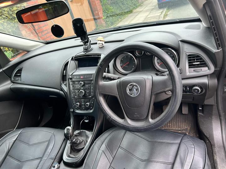 Vauxhall Astra - 1.7 CDTi ecoFLEX ES Euro 5 (s/s) 5dr - Image 8