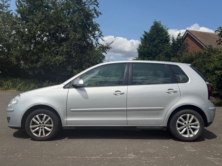Volkswagen Polo - 1.2 S 5dr - 13 MAIN DEALER SVC, 1 PREV OWN - Image 4