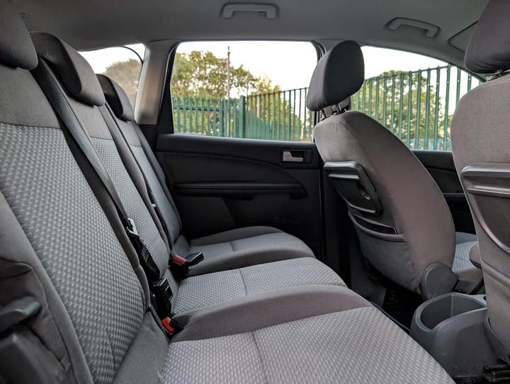 Ford Focus C-Max - 1.6 16v Zetec 5dr - JUST SERVICED*LOVELY SPEC*ULEZ - Image 15