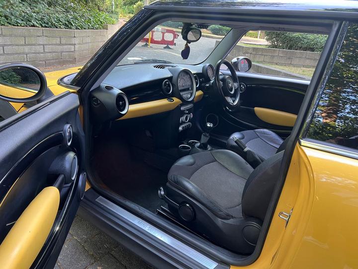 MINI Hatch - 1.6 Cooper Euro 4 3dr - Image 17