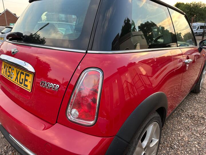 MINI Hatch - 1.6 Cooper Euro 4 3dr - Alloys,A/C,Low Mileage,Tax&Ins - Image 21