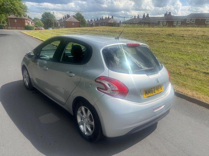 Peugeot 208 - 1.4 VTi Active Euro 5 5dr - GREAT 1st CAR WITH FSH - Image 3