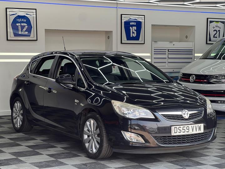Cheap Vauxhall Astra - 1.6 16v Elite Euro 5 5dr - SPARES OR REPAIRS - STARTS for sale in Walsall, West Midlands