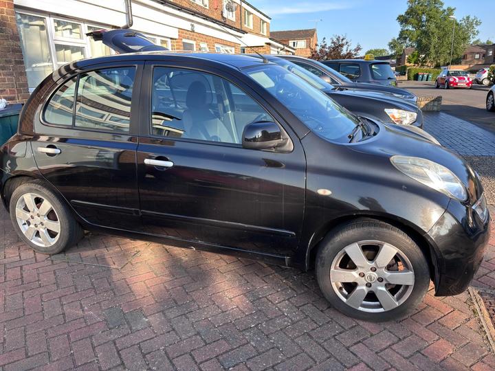 Cheap Nissan Micra - 1.2 16v n-tec Hatchback 5dr Petrol Manual (139 g/km, 79 bhp) - Low mileage great runner for sale in Crawley, West Sussex