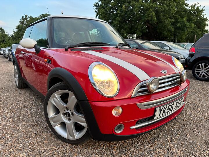 MINI Hatch - 1.6 Cooper Euro 4 3dr - Alloys,A/C,Low Mileage,Tax&Ins - Image 6
