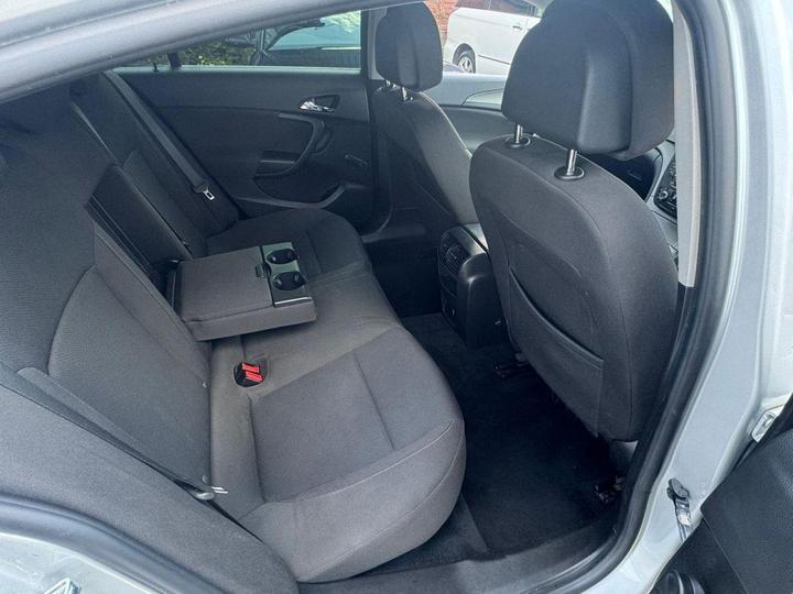 Vauxhall Insignia - 2.0 CDTi ecoFLEX Exclusiv Euro 5 5dr - Image 7