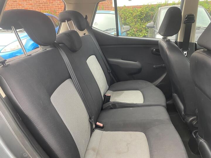 Hyundai i10 - 1.2 Classic Euro 4 5dr - LONG MOT+ULEZ FREE+FIRST CAR - Image 22