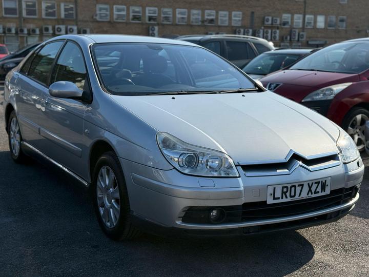 Cheap Citroen C5 - 2.0i 16V Exclusive 5dr - Nationwide delivery |MOT JAN26 for sale in Bradford, West Yorkshire