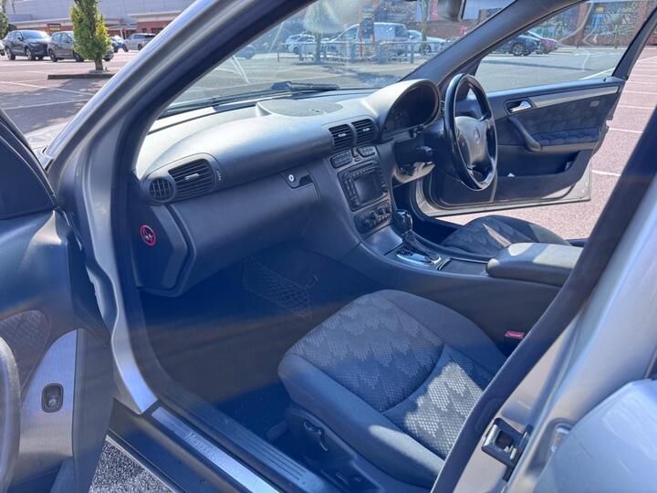 Mercedes-Benz C Class - 1.8 C180 Kompressor Avantgarde SE 4dr - Image 11