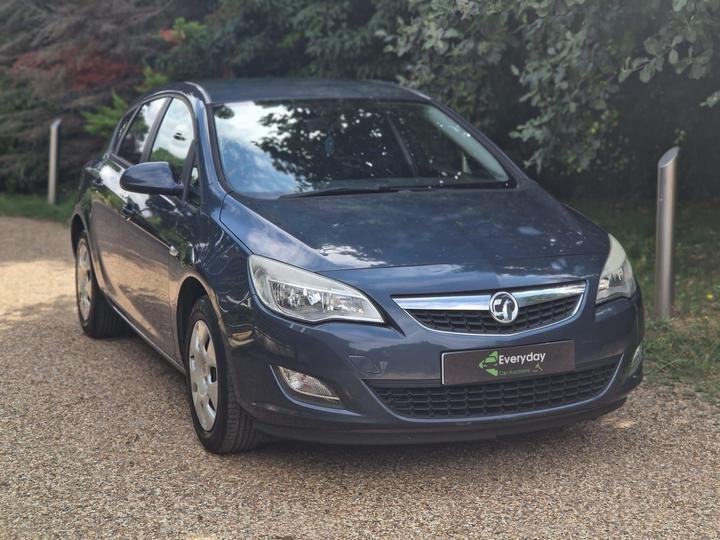 Vauxhall Astra - 1.4 16v Exclusiv Euro 5 5dr - New in stock and ready to go - Image 9